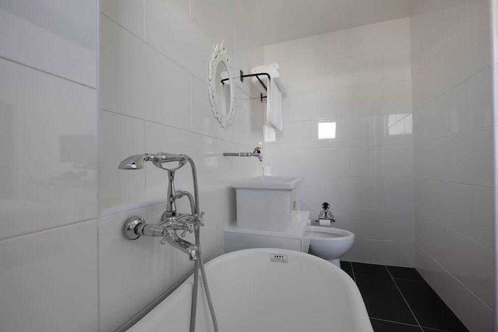White Loft Hotel Malacca Bagian luar foto