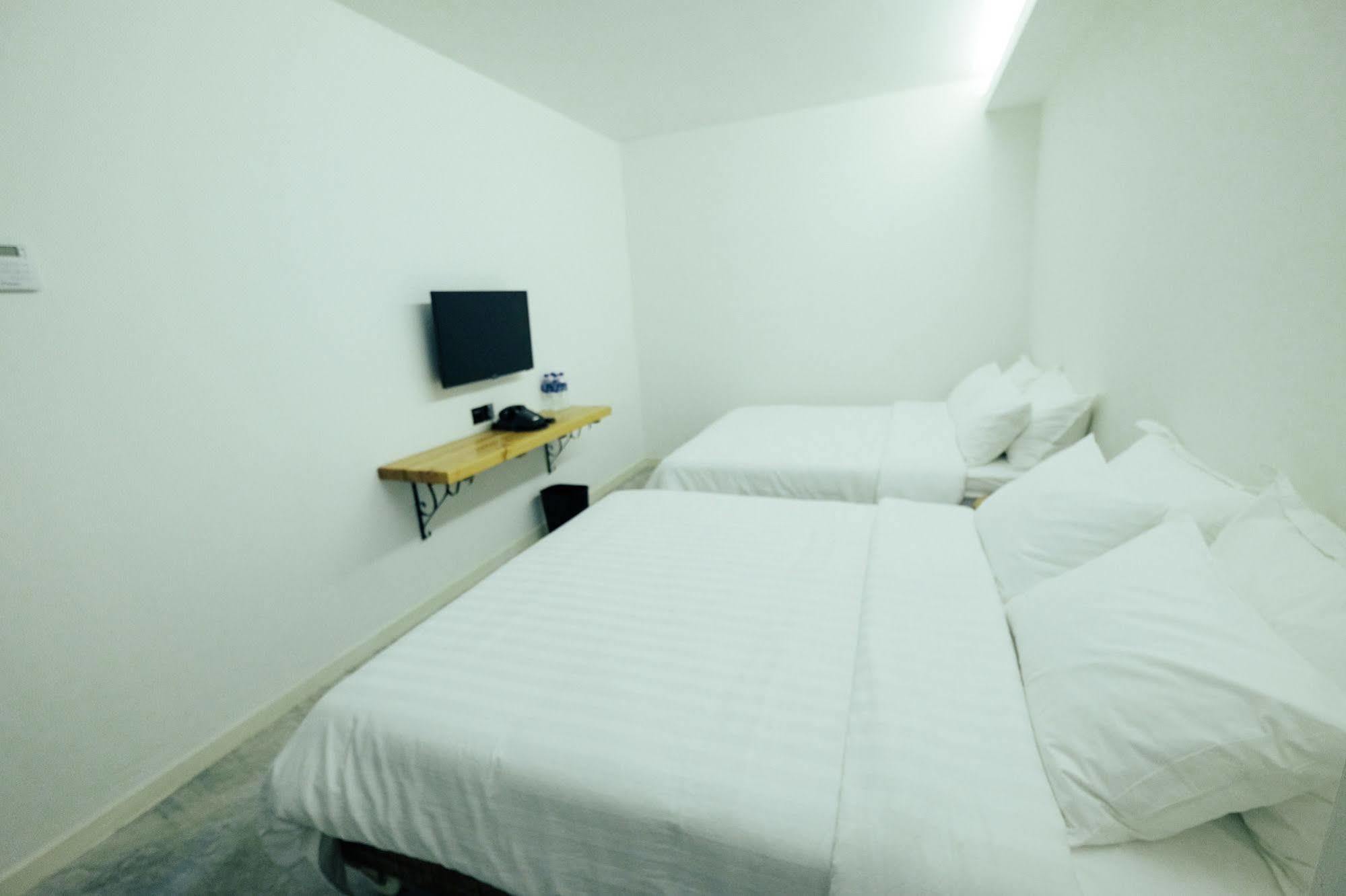 White Loft Hotel Malacca Bagian luar foto
