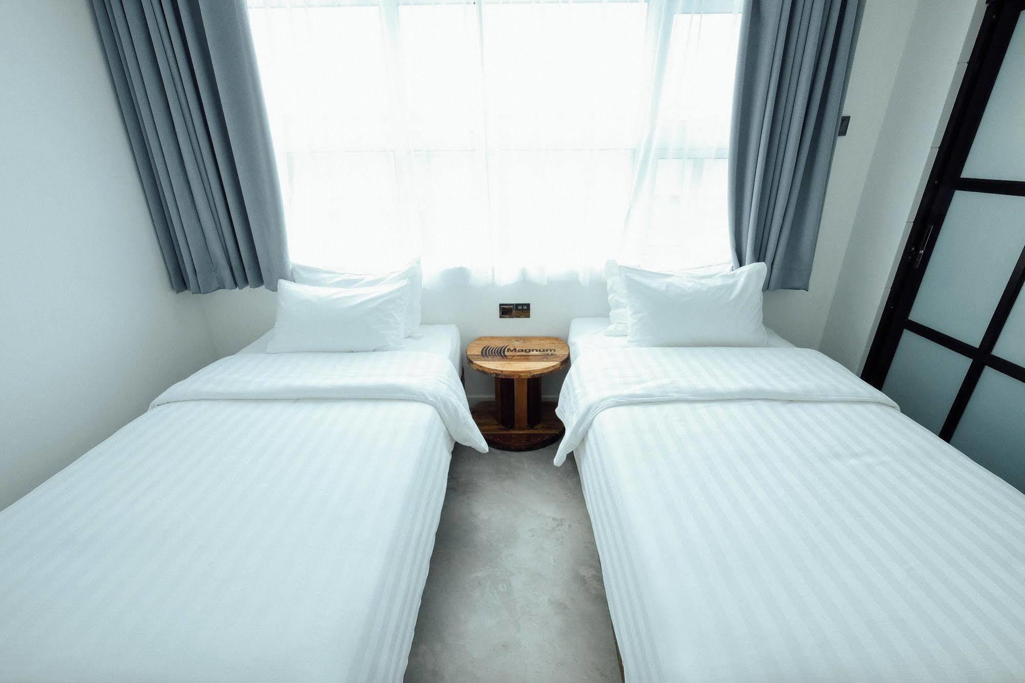 White Loft Hotel Malacca Bagian luar foto
