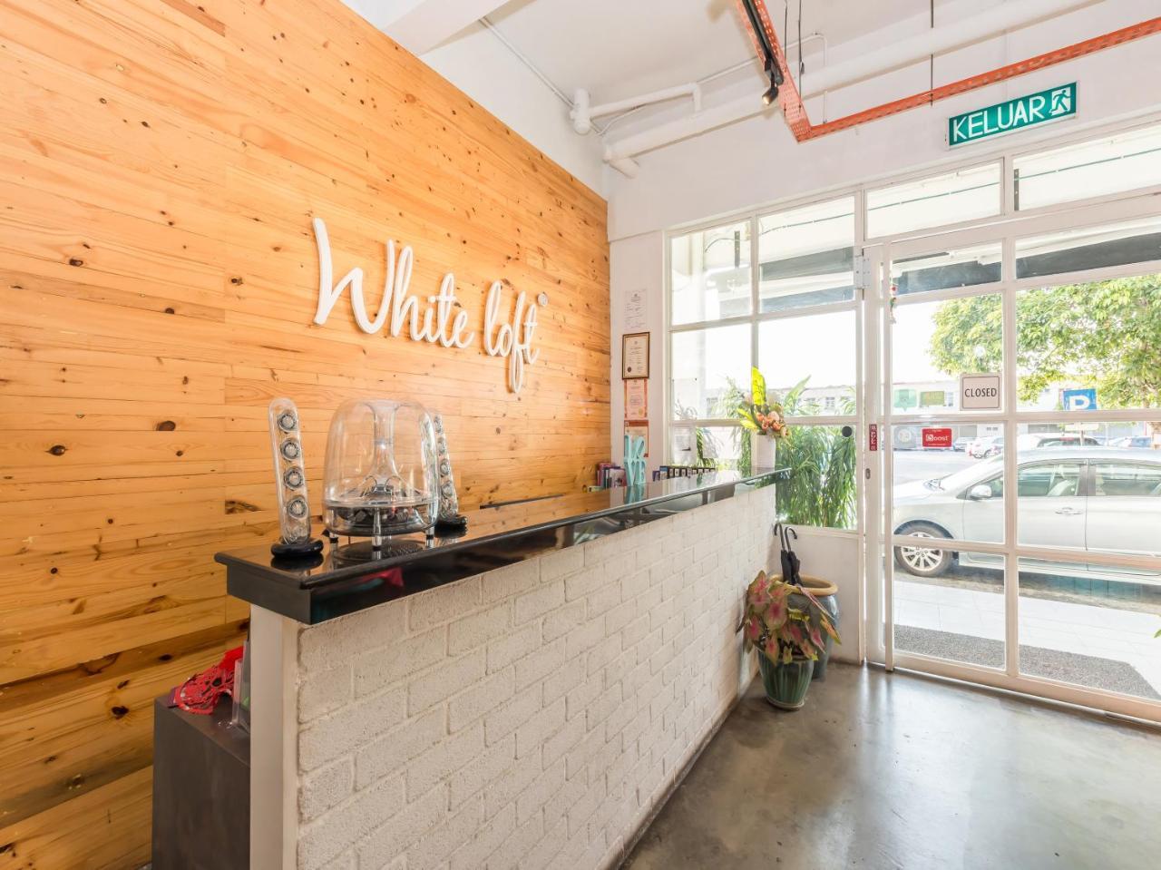 White Loft Hotel Malacca Bagian luar foto