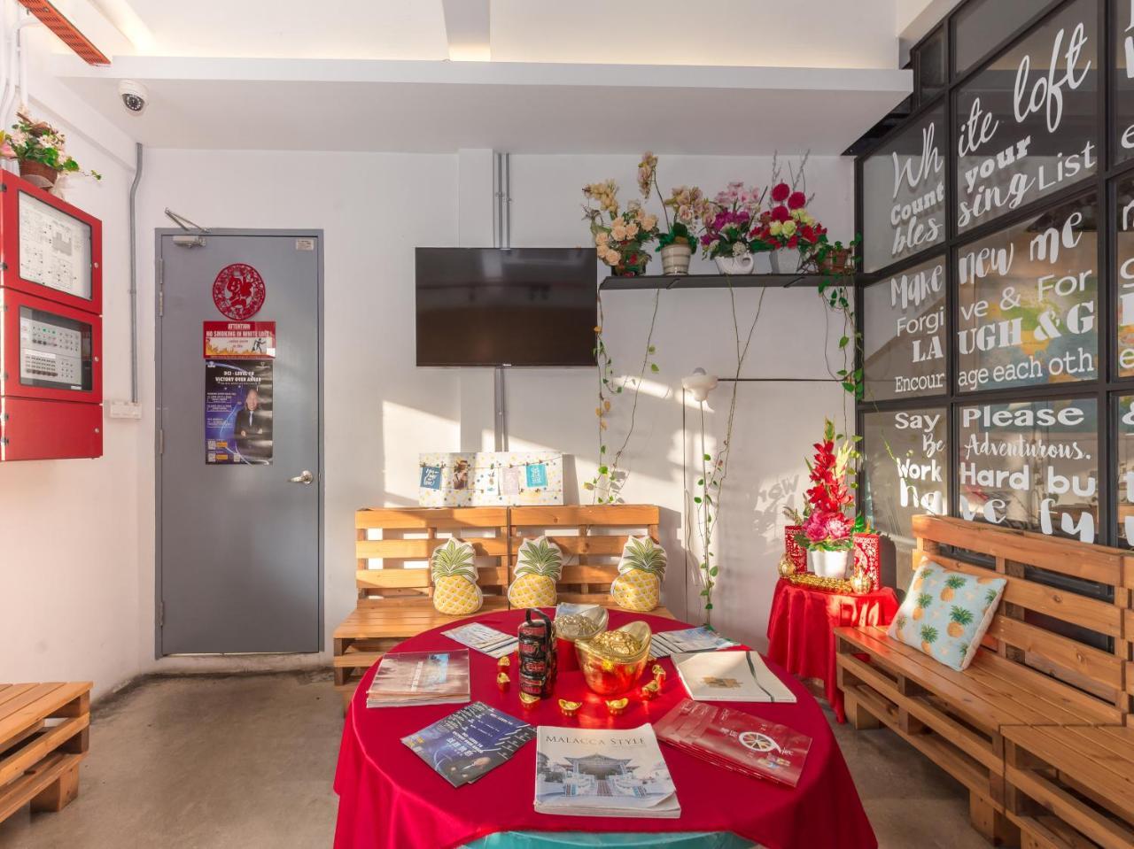 White Loft Hotel Malacca Bagian luar foto