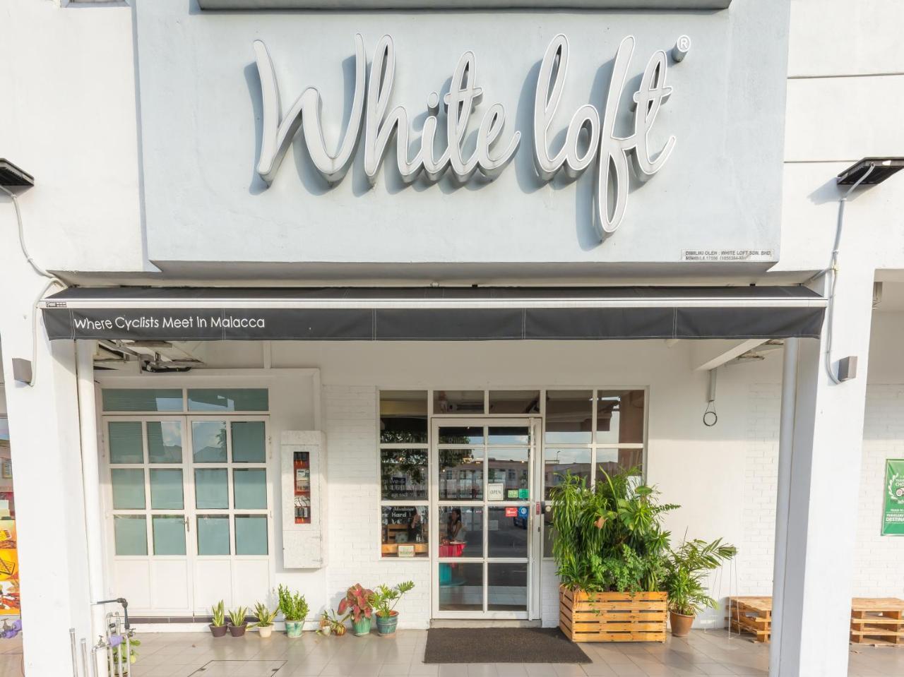 White Loft Hotel Malacca Bagian luar foto