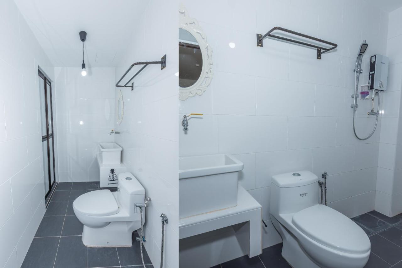 White Loft Hotel Malacca Bagian luar foto