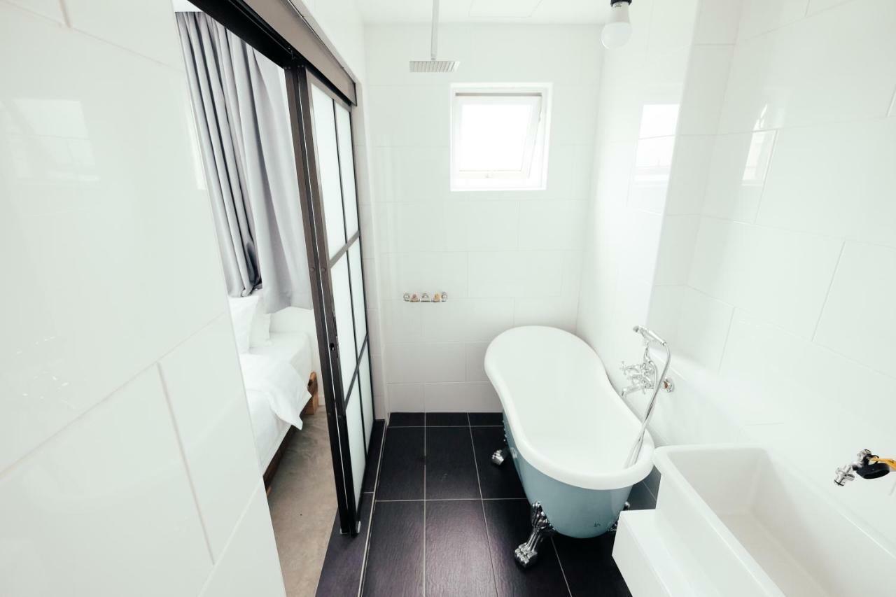 White Loft Hotel Malacca Bagian luar foto