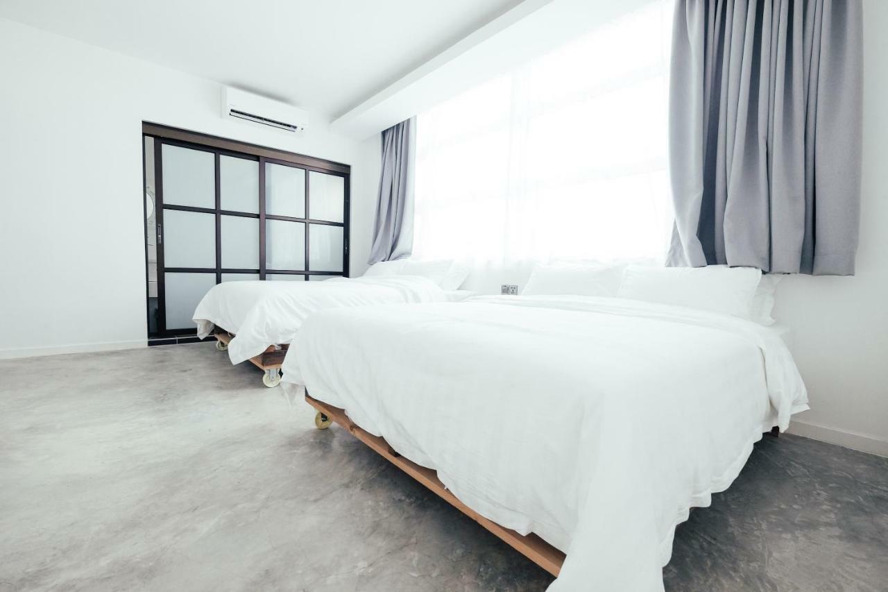 White Loft Hotel Malacca Bagian luar foto